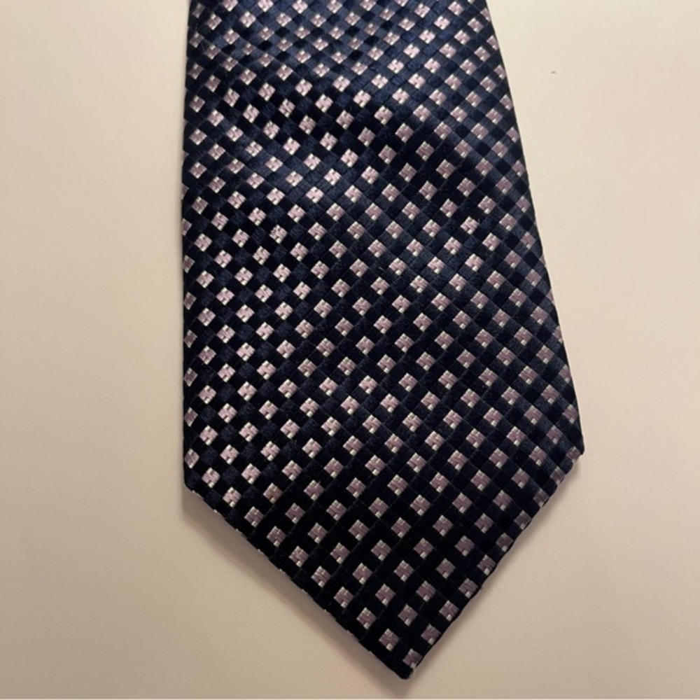 Michael Kors 100% Silk Tie Navy Lilac Diamond‎